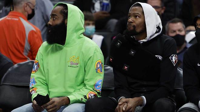 哈登對杜蘭特講述的與奧登在洛杉磯的大學(xué)夜生活故事，表示不滿