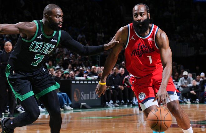 场均31分8板9助，场均38分钟！尽管你很努力，但或许是球队牺牲品...