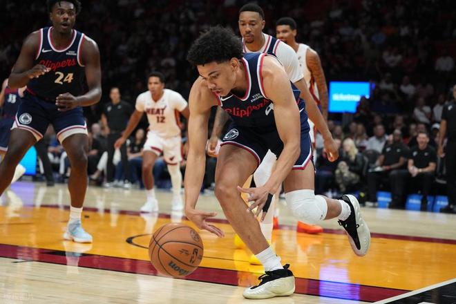 脸都不要了！哈登创耻辱纪录！险造38分大逆转，小卡空砍36+7+2+3