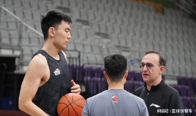 辽篮今夏第一笔签约达成！西班牙外教确定续约：杨鸣会被他取代吗