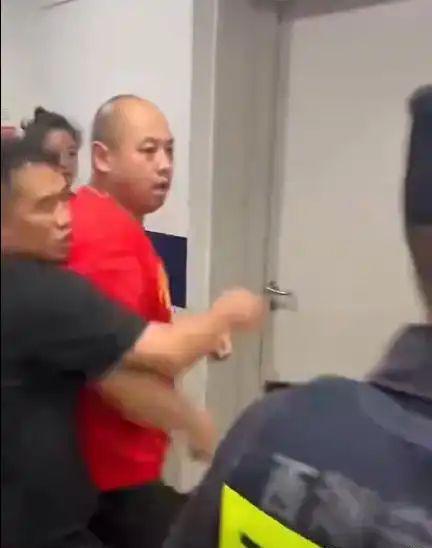 CBA总决赛现场惊现暴力事件！女记者遭恶意攻击！