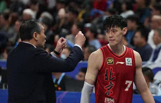 周琦：曾凡博今夏有机会冲击NBA 看好杨瀚森选秀前景