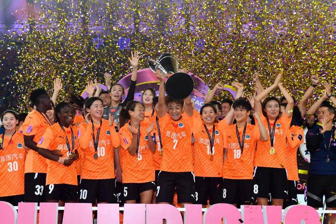 亚足联主席：祝贺武汉女足夺得亚冠冠军，也感谢中国承办比赛