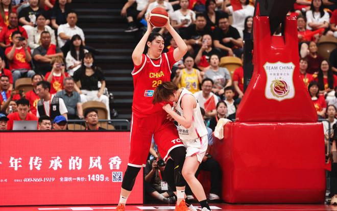 中国女篮完胜日本，为什么说最大的输家是李梦？