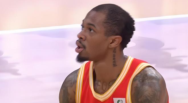 广厦14分大胜夺开门红！新援塔克验货成功，山西两大土炮集体哑火