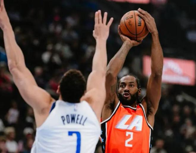 连独行侠都打不过，伦纳德不满队友表现：要不你走，要不留在这里