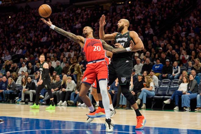 超越安东尼！哈登总得分历史前十！爱德华兹拉胯，小卡末节隐身！