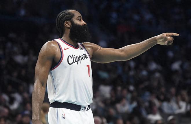 19-4！卡子哥带领快船队反超比分，哈登回场送20-0，泰伦卢卧底