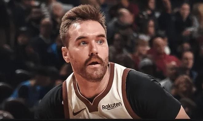 斯潘塞连爆三场成及时雨！弥补衔接段持球点空缺，实力可碾压波杰