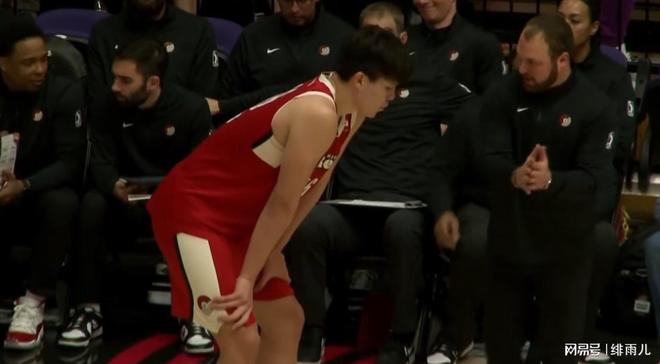 完爆克林根+碾压罗威！杨瀚森打成大腿，狂逼开拓者裁掉斯普利特