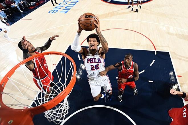 打出了生涯最强之战！76人内线新星简直是打爆了快船的防线？