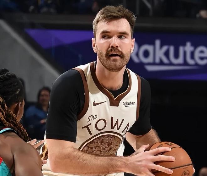 勇士3配角出价值太吃香！斯潘塞主控，穆迪攻守兼备，桑托斯连爆