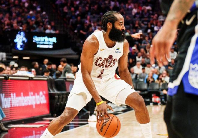 狂送12连败！哈登首秀超神，末节轰15分！生涯首冠真要来了？