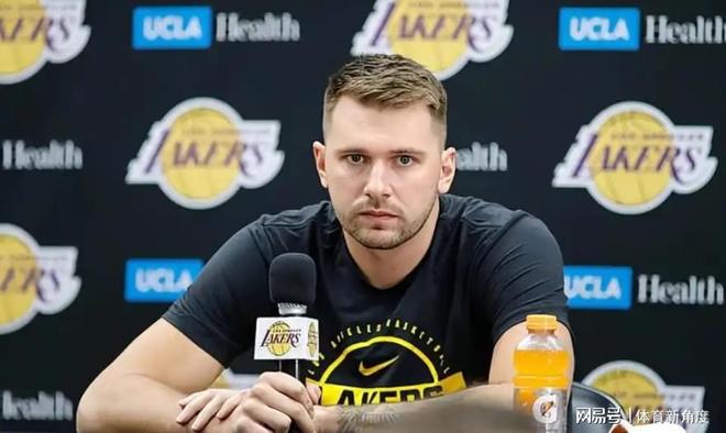 天呐！湖人被爆内讧！这次与詹姆斯无关...