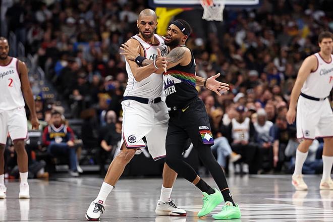 下滑太明显了！快船真的没必要继续让锋线老将出现在轮换阵容中？