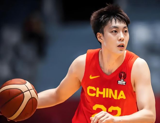 苏群向中国男篮道歉：从今以后，不会再说国家队罚球不准了