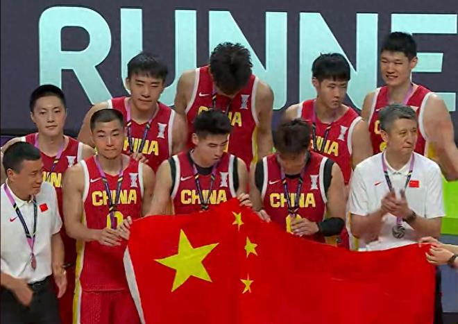输1分少1436万奖金！中国男篮狂赚2154万，12名球员应该怎么分？