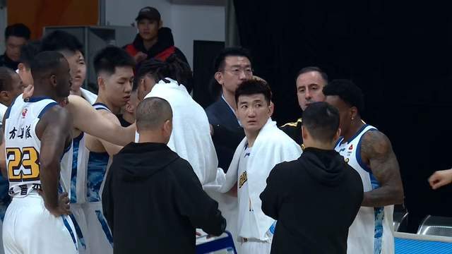 4分惜败卫冕冠军，山东男篮三分25中13 陈林坚15分 缺防守大外援