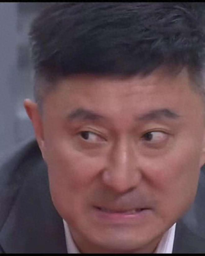 愧对600万！3分9中1+空篮不中，不如新人，球迷：请给家政打替补