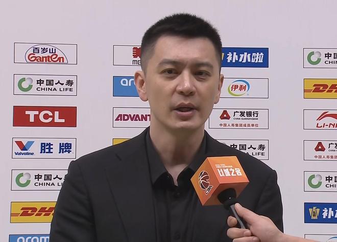 杨鸣：赵继伟最后稳定了军心；辽篮方方面面都有问题先顶过困难期