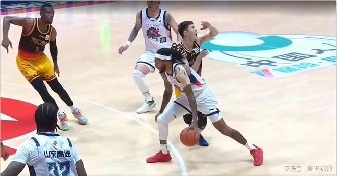 八连胜冲昏头脑！山东高速惨败江苏，邱彪的纪律课刻不容缓