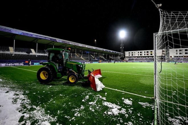 曼晚：曼城将提前前往挪威训练，以适应主队球场的人工草地