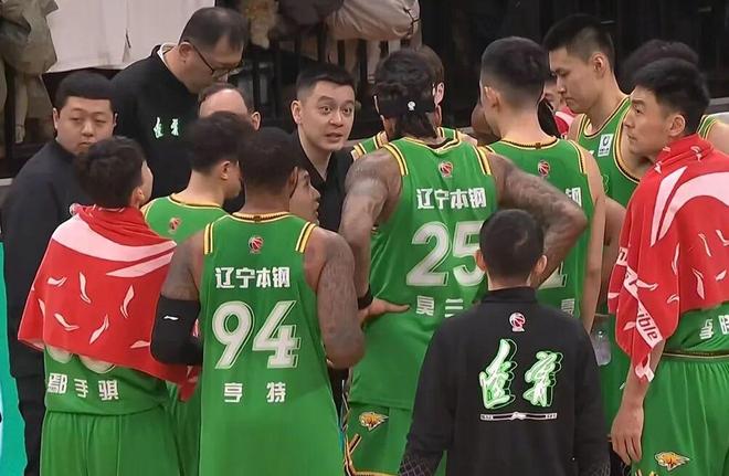 辽宁男篮4分惜败，付豪20+6赵继伟7中1，贺西宁32+9火力全开