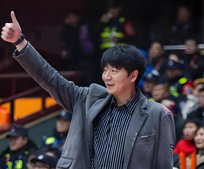 CBA大黑马，签约2米12内线悍将！北京队、广东队争冠拦路虎来了