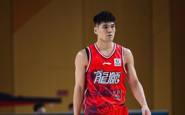 回避老东家，媒体人：陈国豪交易中有条款，对北控只能打一节