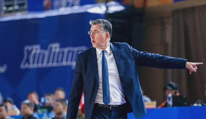 不想玩了！新疆男篮已将劳森、纳托尔合同转正，还能进季后赛吗？