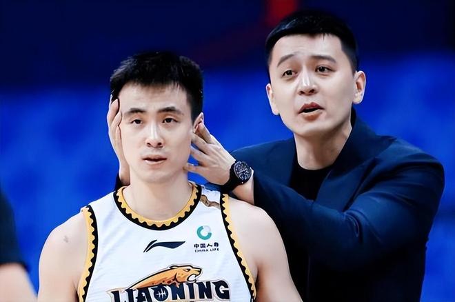 赵继伟4+4+3拼尽全力!威尔斯10+2,莫兰德8+7,亨特6+1,辽篮落后9分