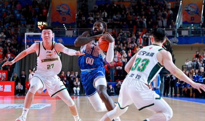 末节4分苦吞4连败！曝杨鸣已经下课，辽宁球迷评论区炸锅，太讽刺