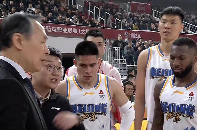 北京男篮1分险胜山西，雷蒙15+6陈盈骏14+4+6，刘传兴16+5