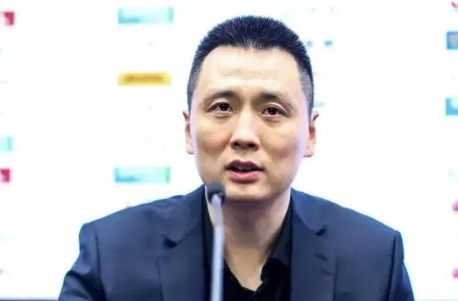 胜广州发布会！卢伟直指疲惫影响状态，点王哲林作用，谈内线问题