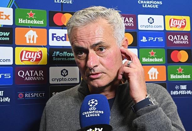 穆里尼奥：我赛后向阿韦洛亚道歉了