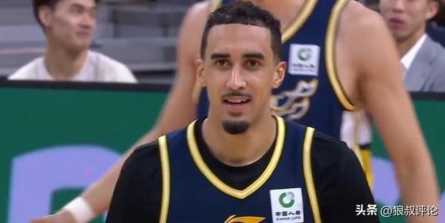 奎因32+8+11上演惊人隔扣！广东男篮主场获5连胜渐入佳境