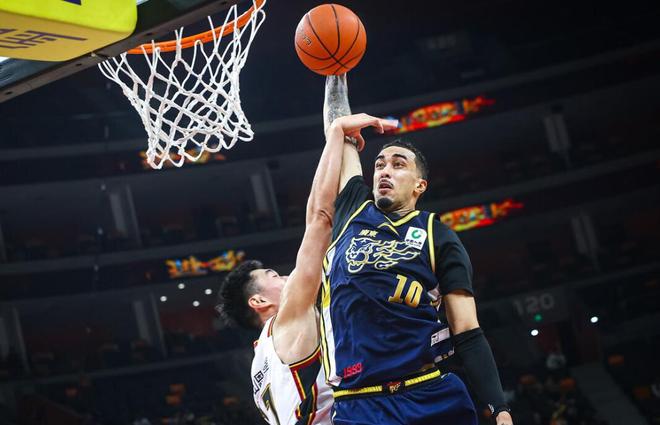 5连胜广东5消息！徐杰有望复出，大牌又在偷懒，奎因罕见批评球队