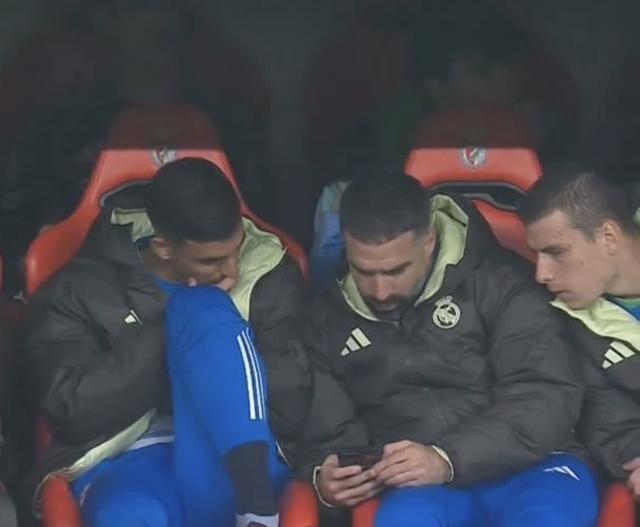 紧张，皇马替补席卡瓦哈尔、塞瓦略斯、卢宁查看实时积分榜