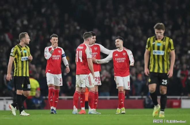 无敌！欧冠第1！夺冠热门创造历史，全胜锁定头名，曼城极限出线