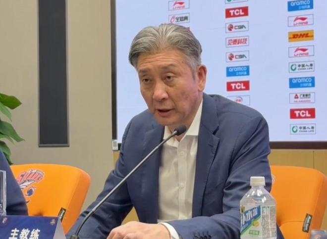 郑永刚：贺希宁打出了超级外援的数据，真心希望他能进国家队