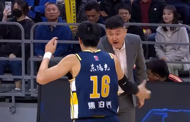 失望！广东队重磅引援，打8分钟5犯下场 球迷：杜锋看走眼了？