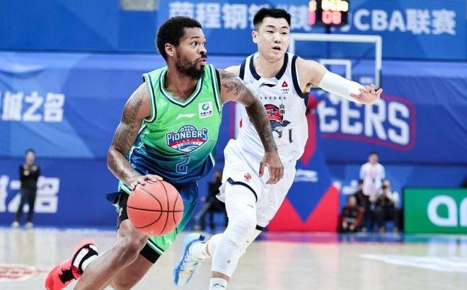 5消息！广厦输球仍锁定榜首，京媒替赵睿洗白，全明星阵容惹争议