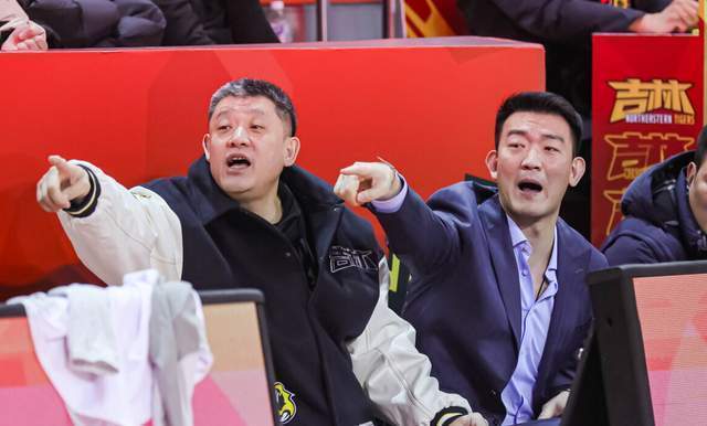 CBA一夜爆出两大冷门！卫冕冠军遭黑马掀翻，山东无缘23分大逆转