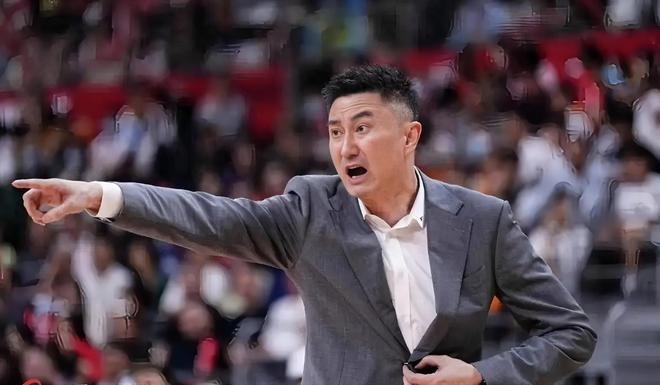 没徐杰真不行，广东2连败球队社媒沦陷，球迷：裁掉奎因2人换大外