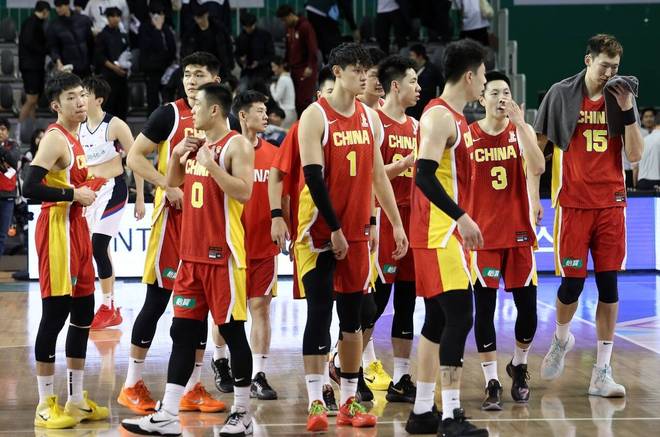 中国男篮集训名单出炉！高诗岩入选，广东进3人，周琦和他落选了