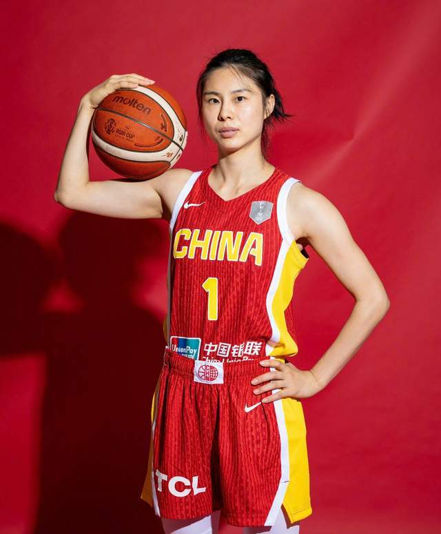 中国女篮最新训练出炉！王思雨、张子宇归队，将出战5场热身赛