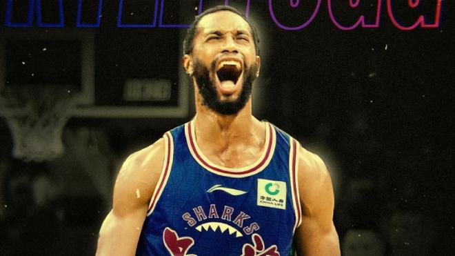 弗格18分一打广东就来劲！命中三分后和杨鸣击掌庆祝,上海领先4分