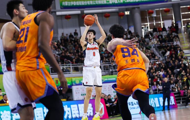 破案！黄明依下半场被杜锋弃用的原因找到，广东球迷说出大实话