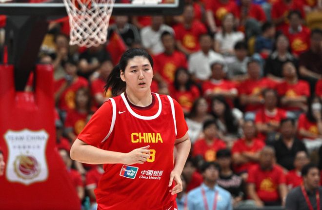 中国女篮56分狂胜国际联队：张子宇21+6陈明伶15分 12人全得分