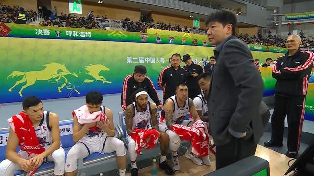 打的啥呀？狂输29分，山东无缘决赛，邱彪震怒，辽篮旧将单节20分